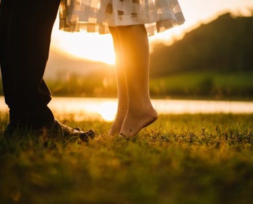 Männerfüße und Frauenfüße