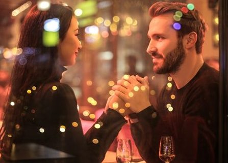 Mann und Frau romantisch